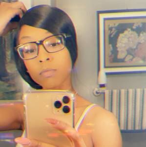 Meet your Posher, Ayanna